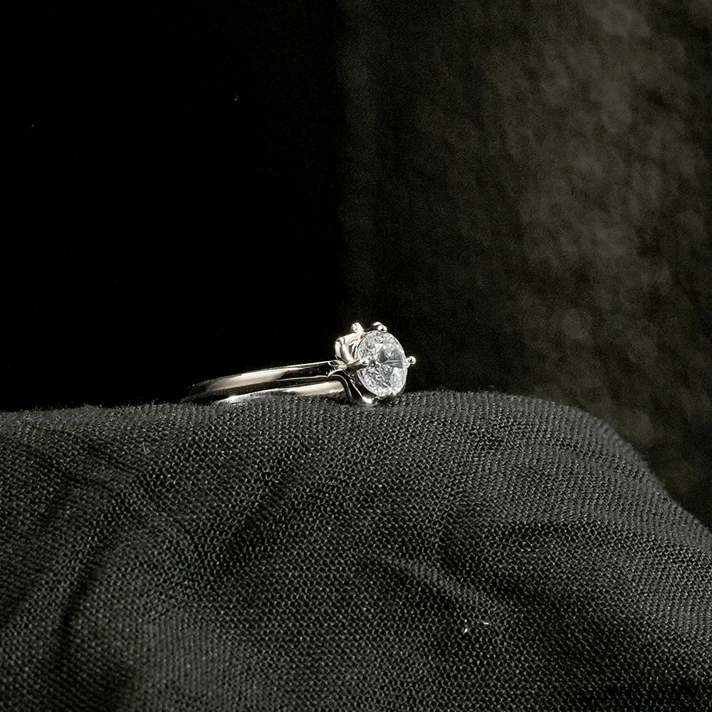 Anushka Sharma Silver Zircon Leaf Ring