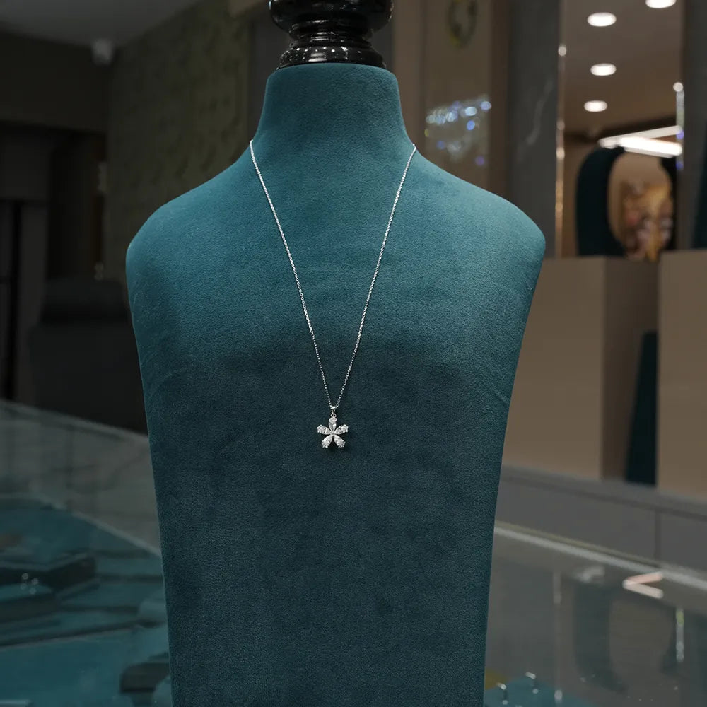Flower Shape Pear Necklace