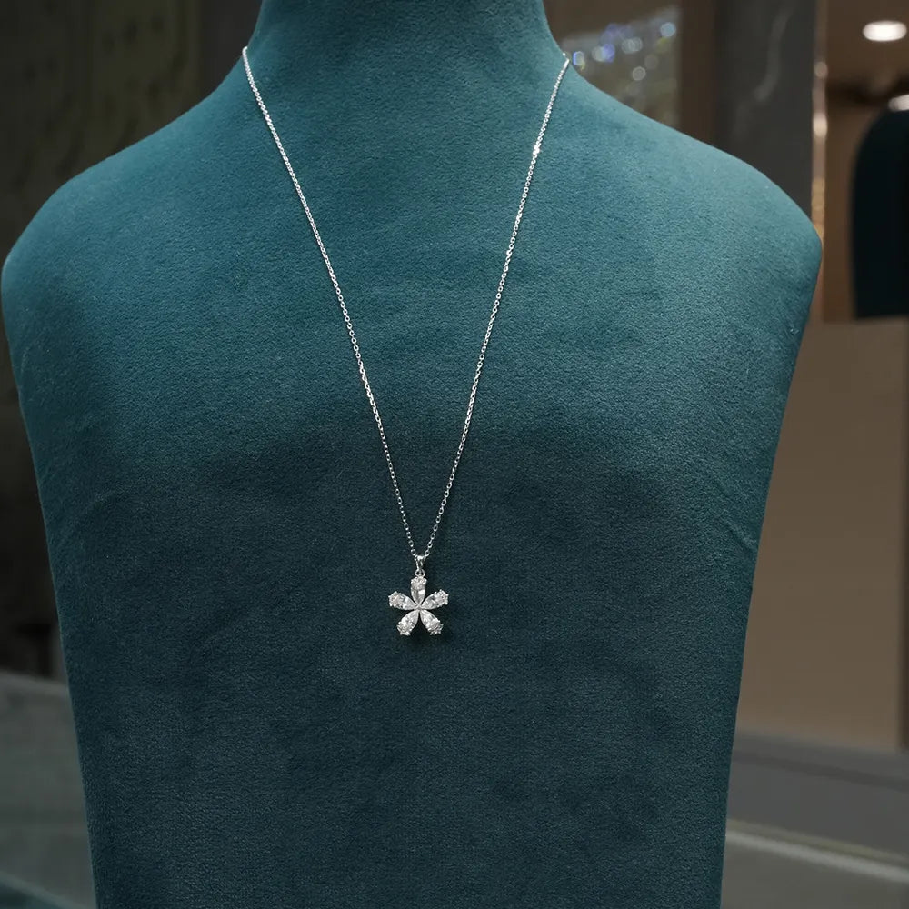 Flower Shape Pear Necklace